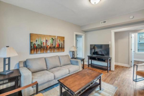 Beautiful Tower Grove Unit Recently Renovated 2S